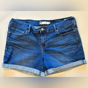 Levi Denim Shorts Size 31